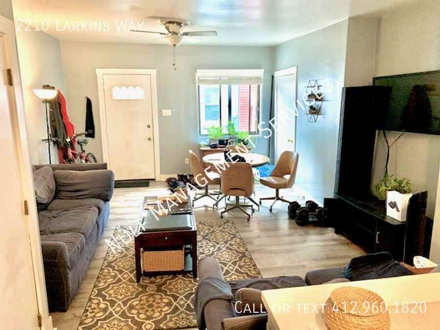 2210 Larkins Way - Photo 3 of 8