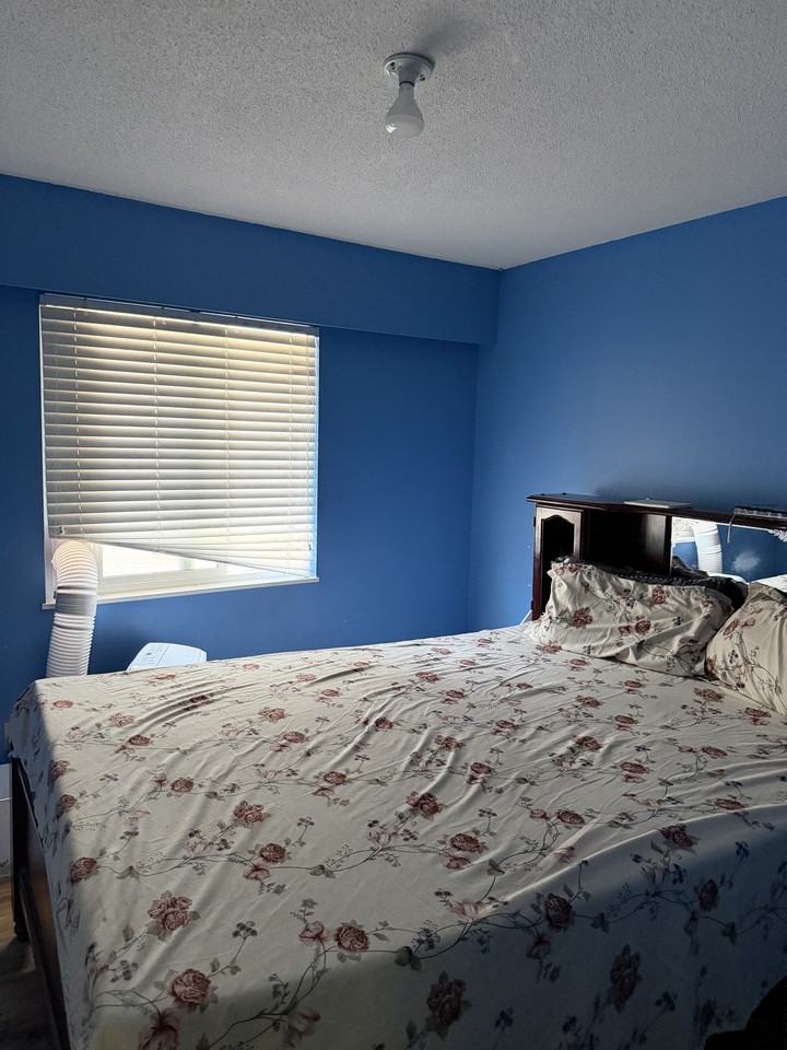 11135 72 Ave #1 - Photo 7 of 10