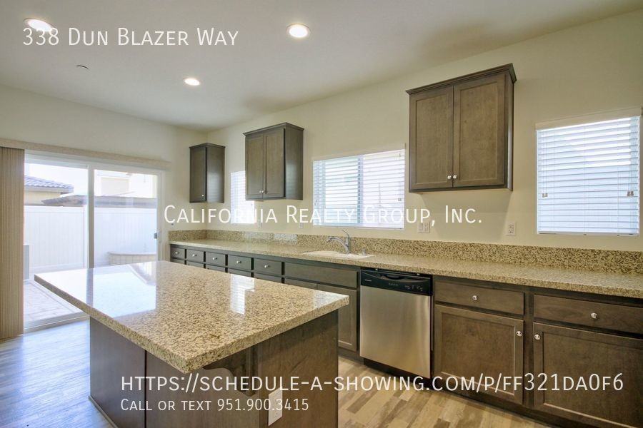 338 Dun Blazer Way - Photo 4 of 28