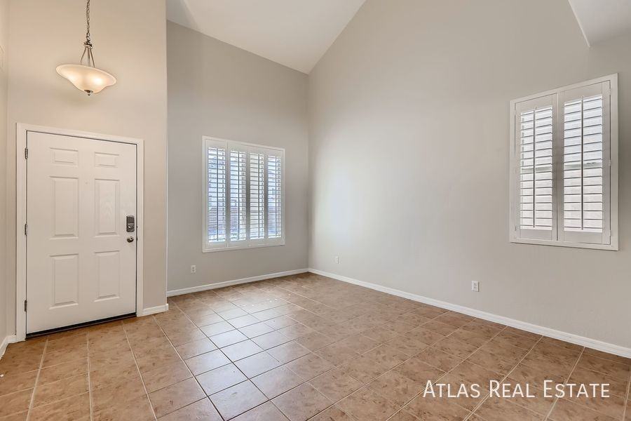 17456 W Mauna Loa Ln - Photo 4 of 16