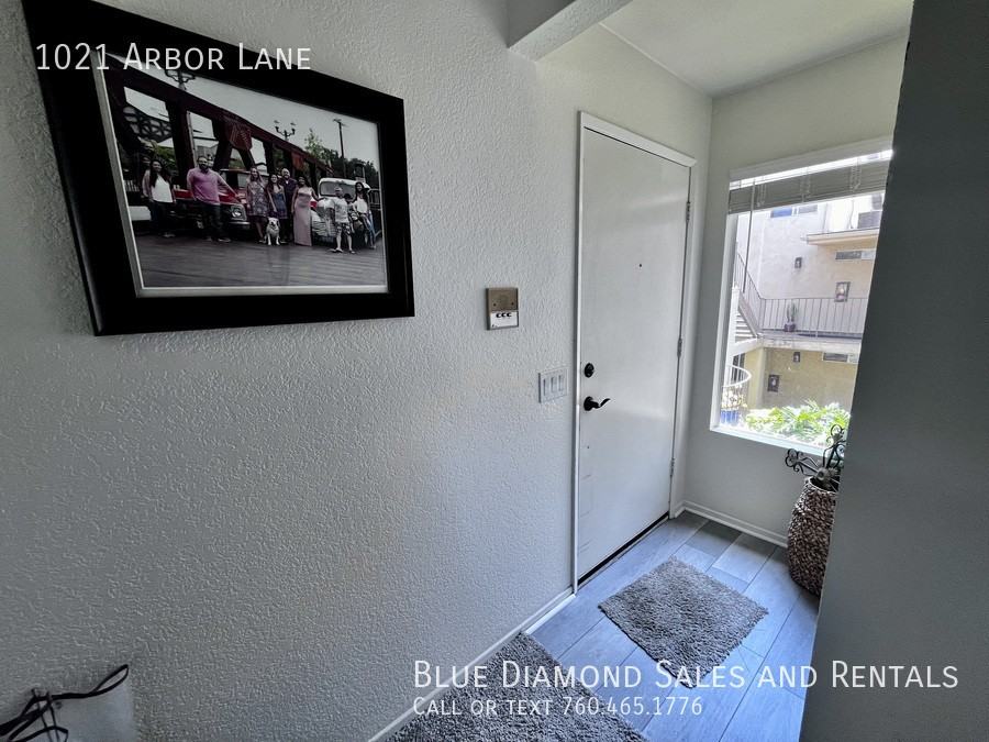 1021 Arbor Ln - Photo 3 of 29