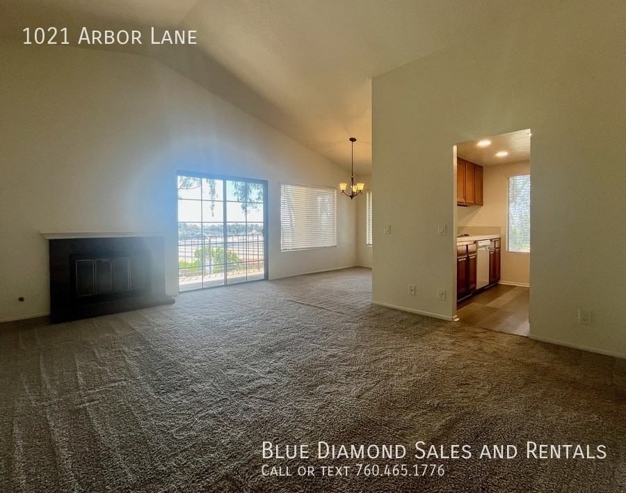 1021 Arbor Ln - Photo 4 of 29