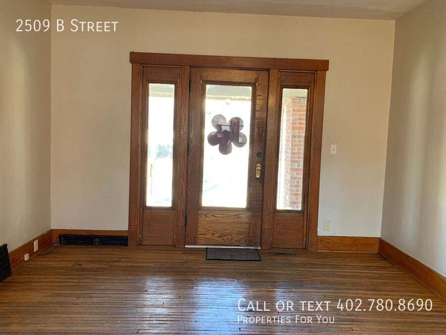 2509 B St - Photo 3 of 10