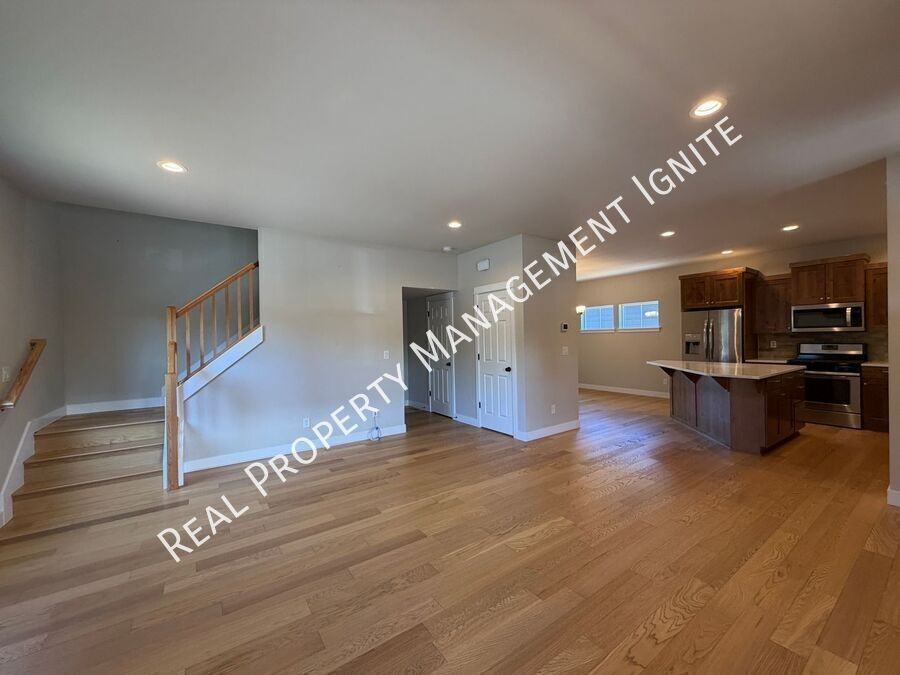 2713 Ne Black Oak Pl - Photo 3 of 25