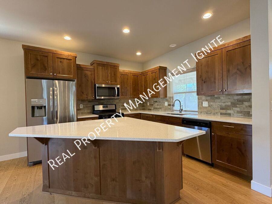 2713 Ne Black Oak Pl - Photo 4 of 25
