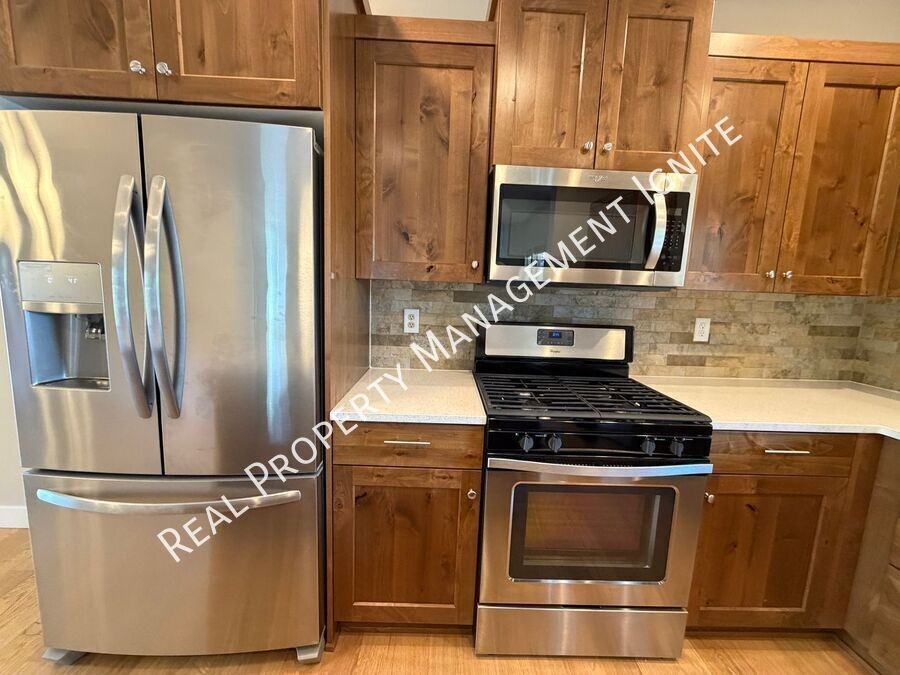 2713 Ne Black Oak Pl - Photo 7 of 25