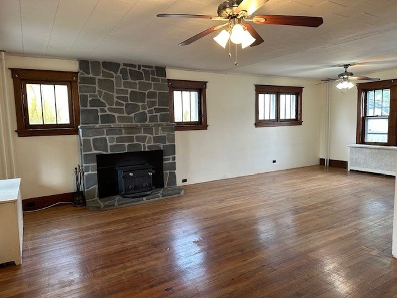 303 E Main St - Photo 2 of 19