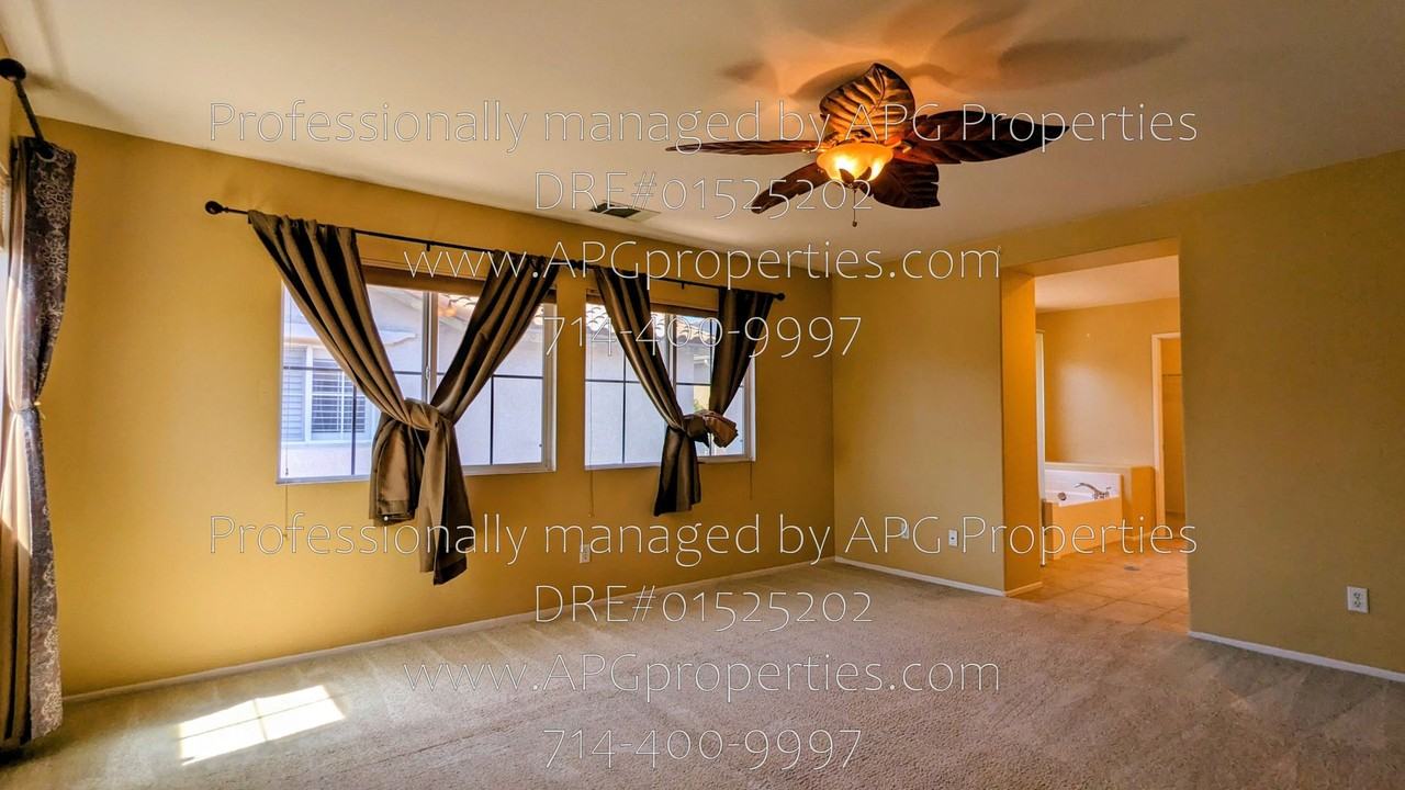 2439 N Cameo Ct - Photo 7 of 43