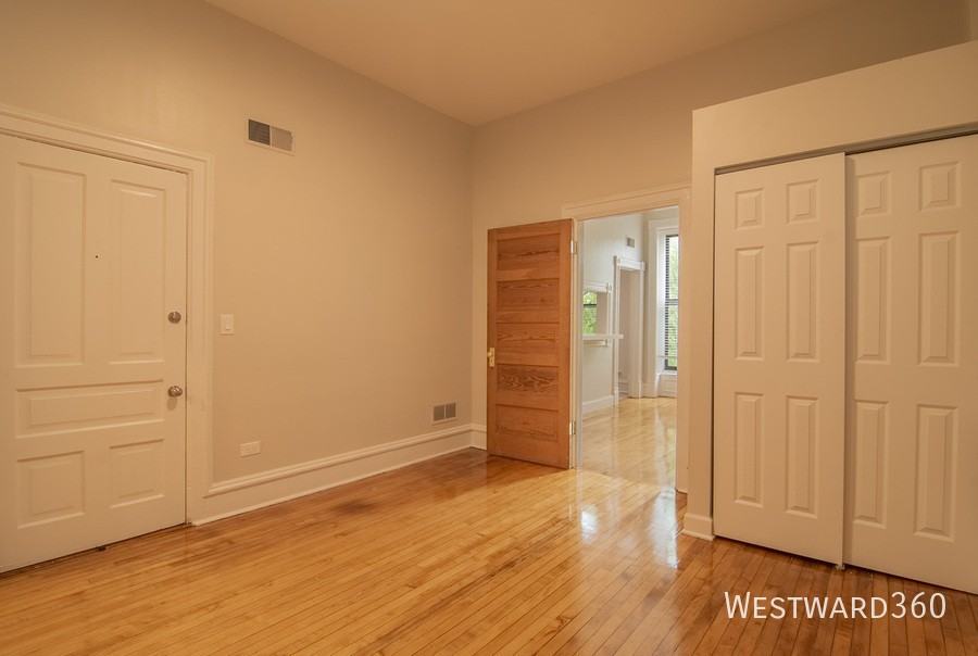 2056 N Halsted St #2F - Photo 6 of 8