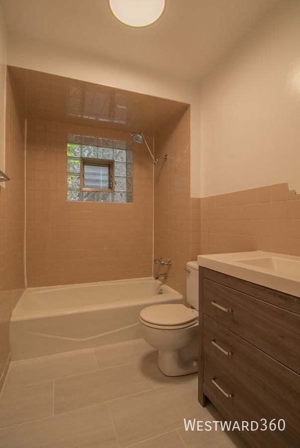 2056 N Halsted St #2F - Photo 7 of 8