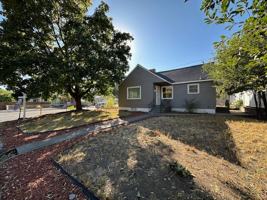 featured image of 4703 N Cedar St