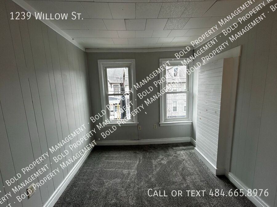 1239 Willow St - Photo 4 of 17