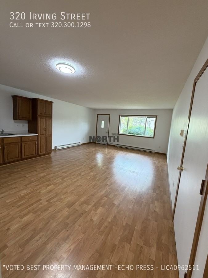 320 Irving St - Photo 4 of 17