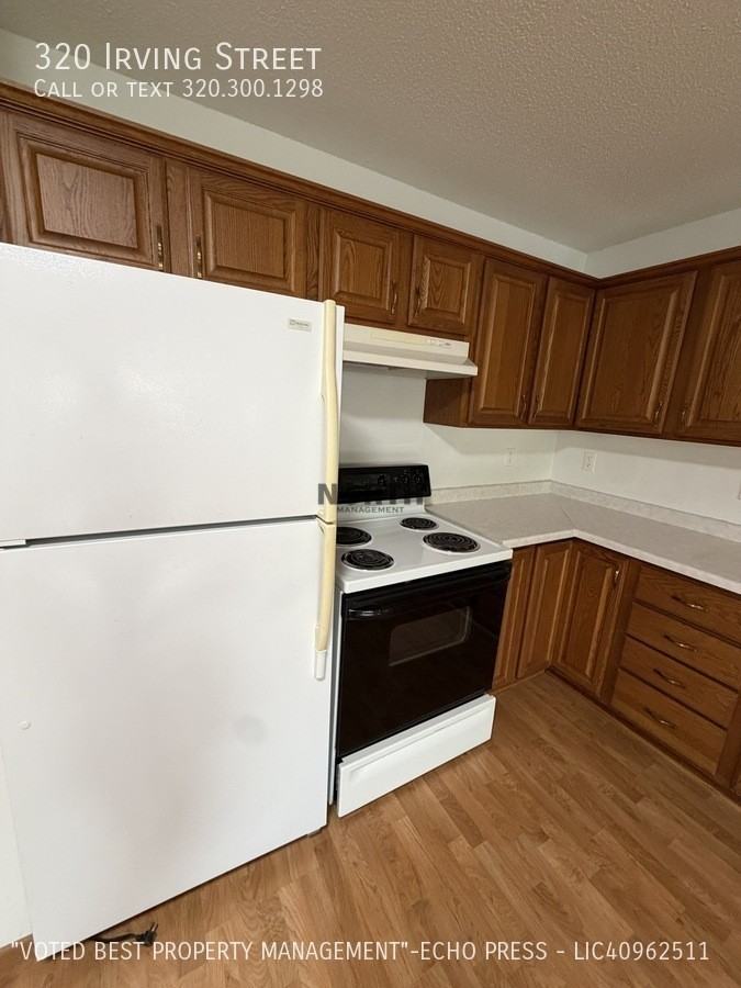 320 Irving St - Photo 6 of 17