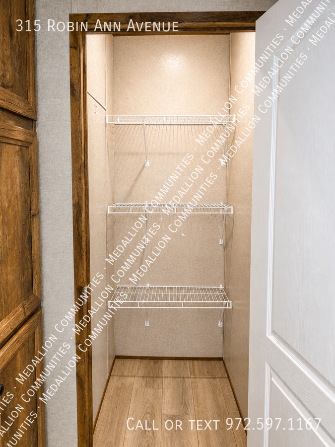 315 Robin Ann Ave - Photo 5 of 12