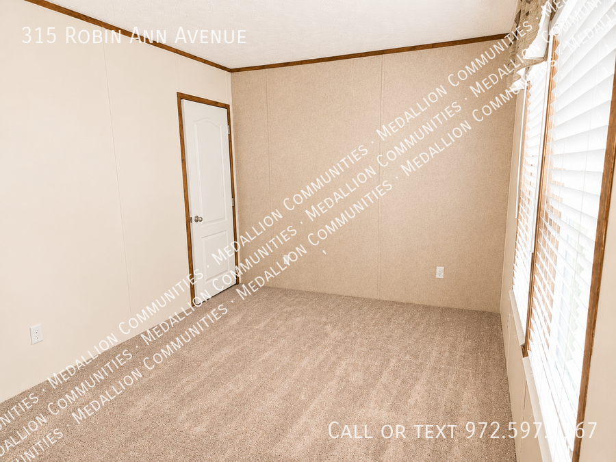 315 Robin Ann Ave - Photo 7 of 12