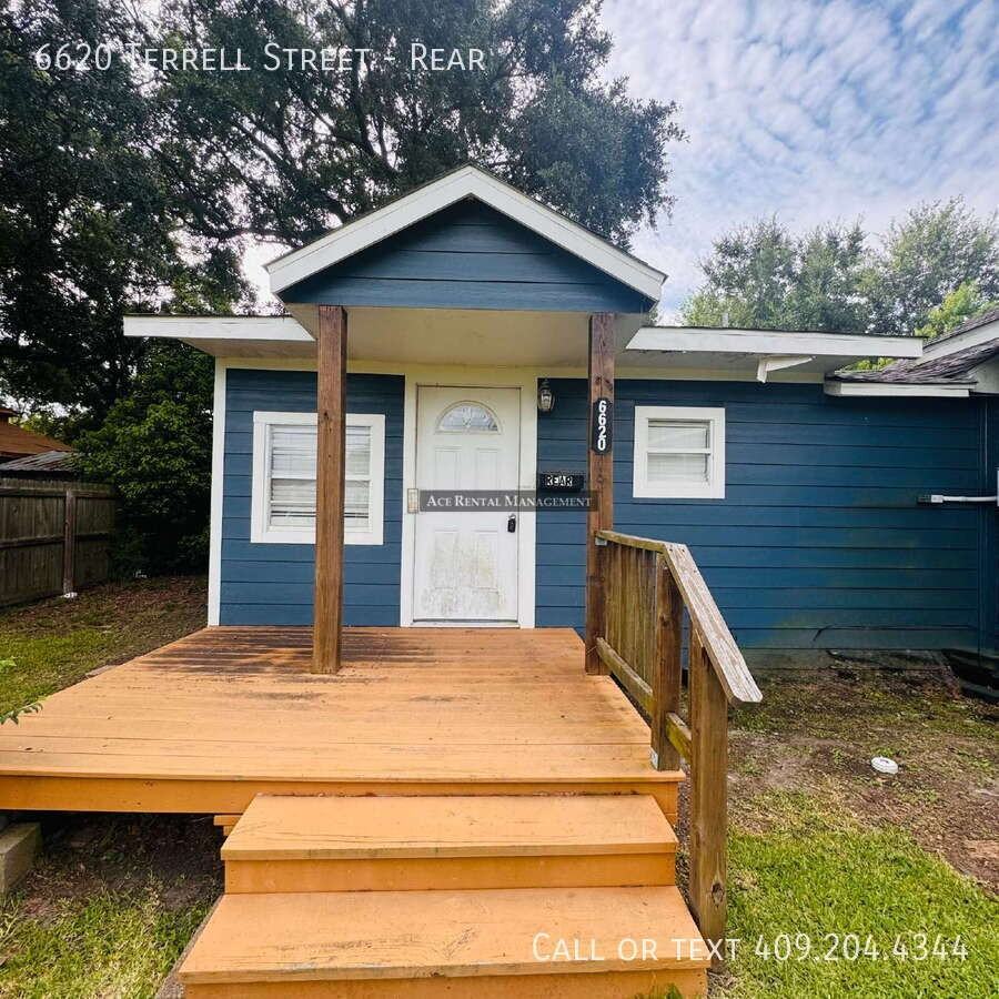 6620 Terrell St #REAR