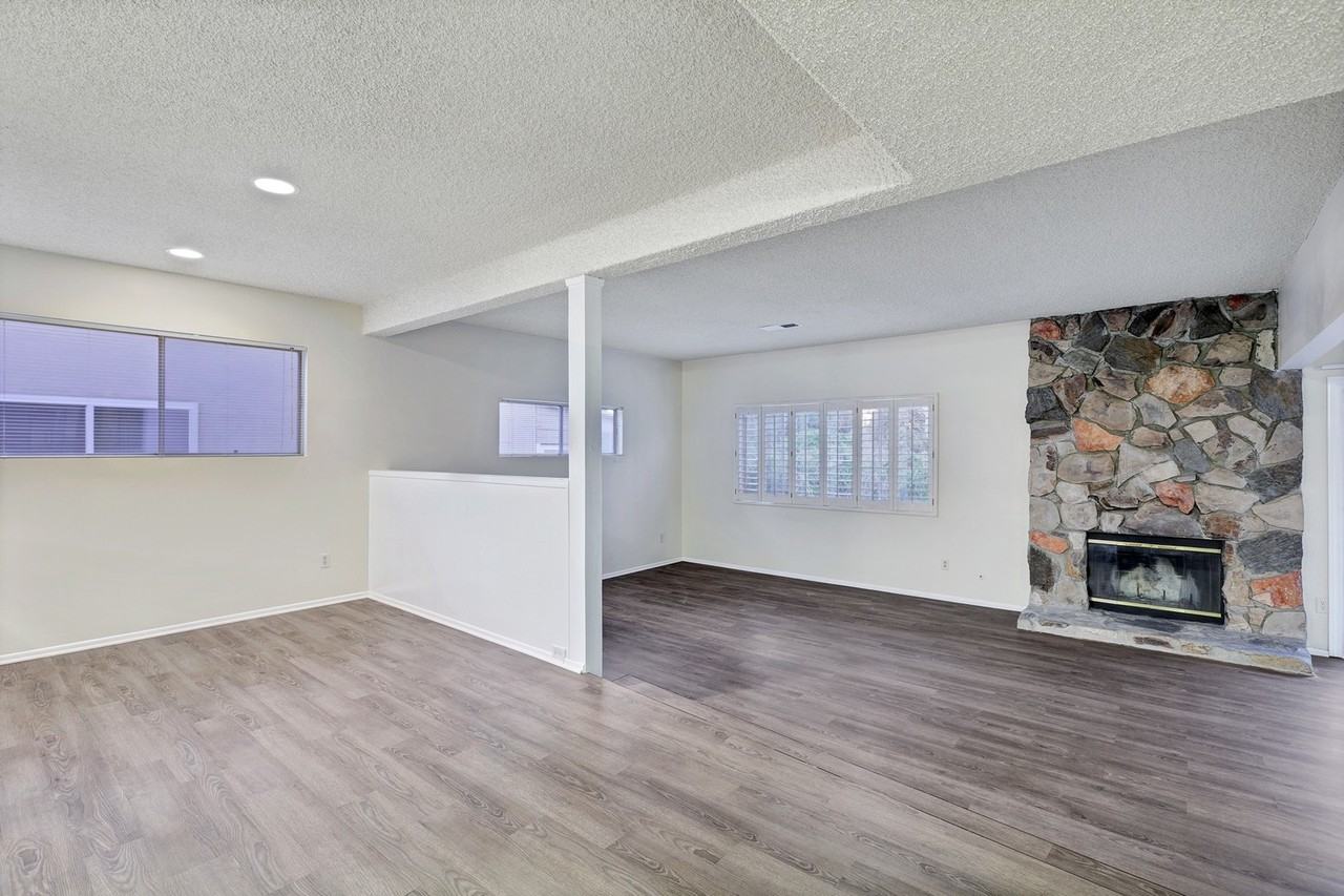 9767 Rhea Ave - Photo 3 of 33