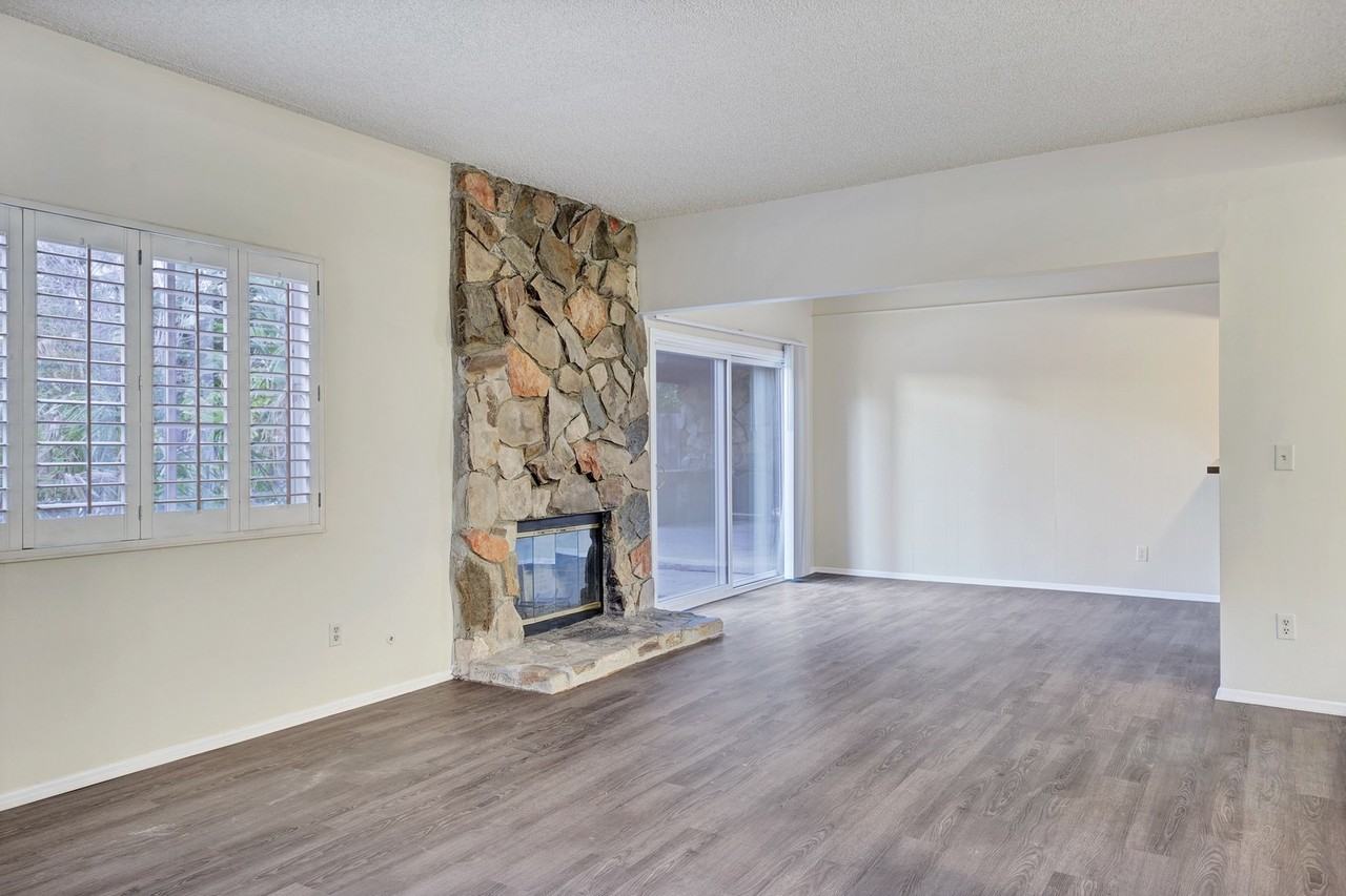 9767 Rhea Ave - Photo 4 of 33