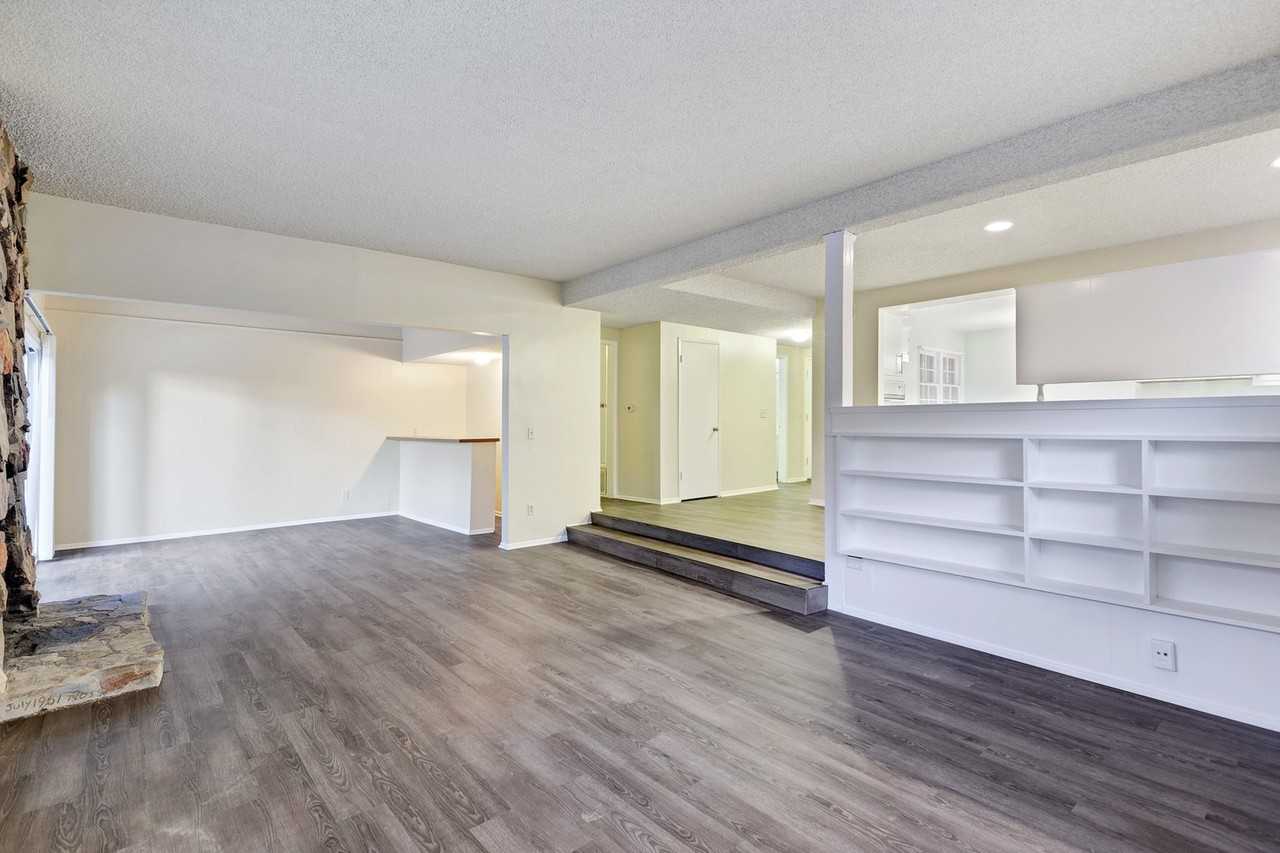 9767 Rhea Ave - Photo 5 of 33