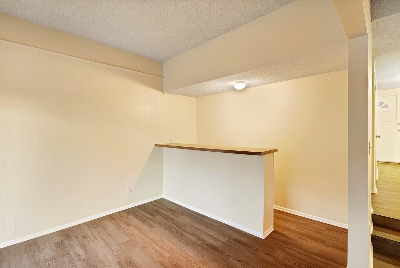 9767 Rhea Ave - Photo 6 of 33