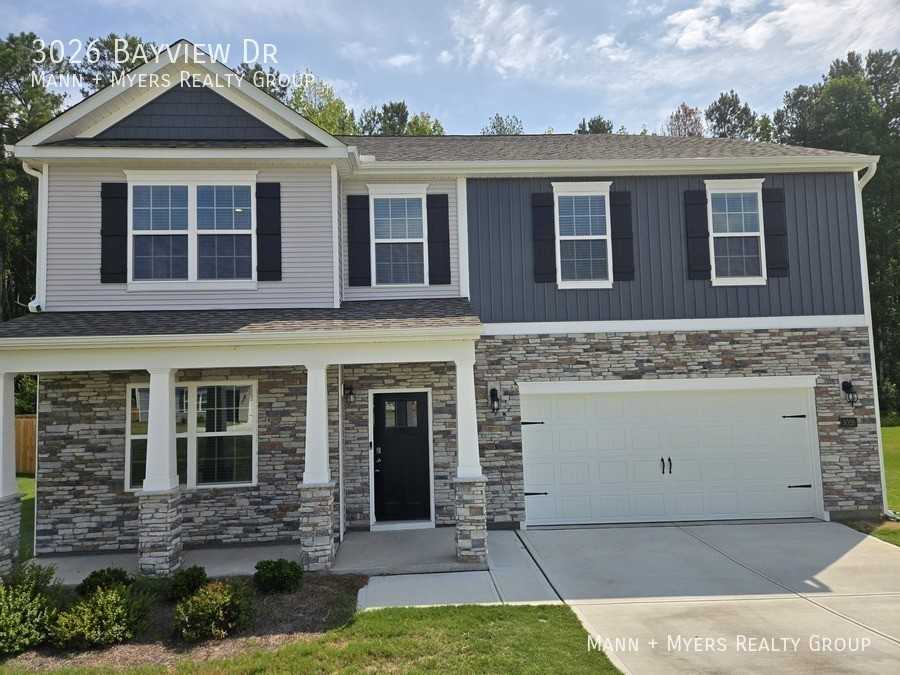 3026 Bayview Dr - Photo 4 of 50