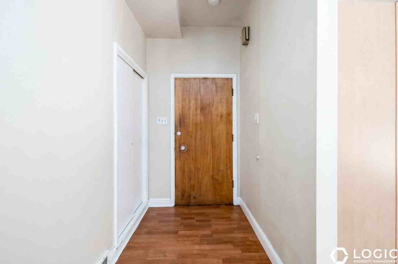 1180 E 560 N - Photo 5 of 20