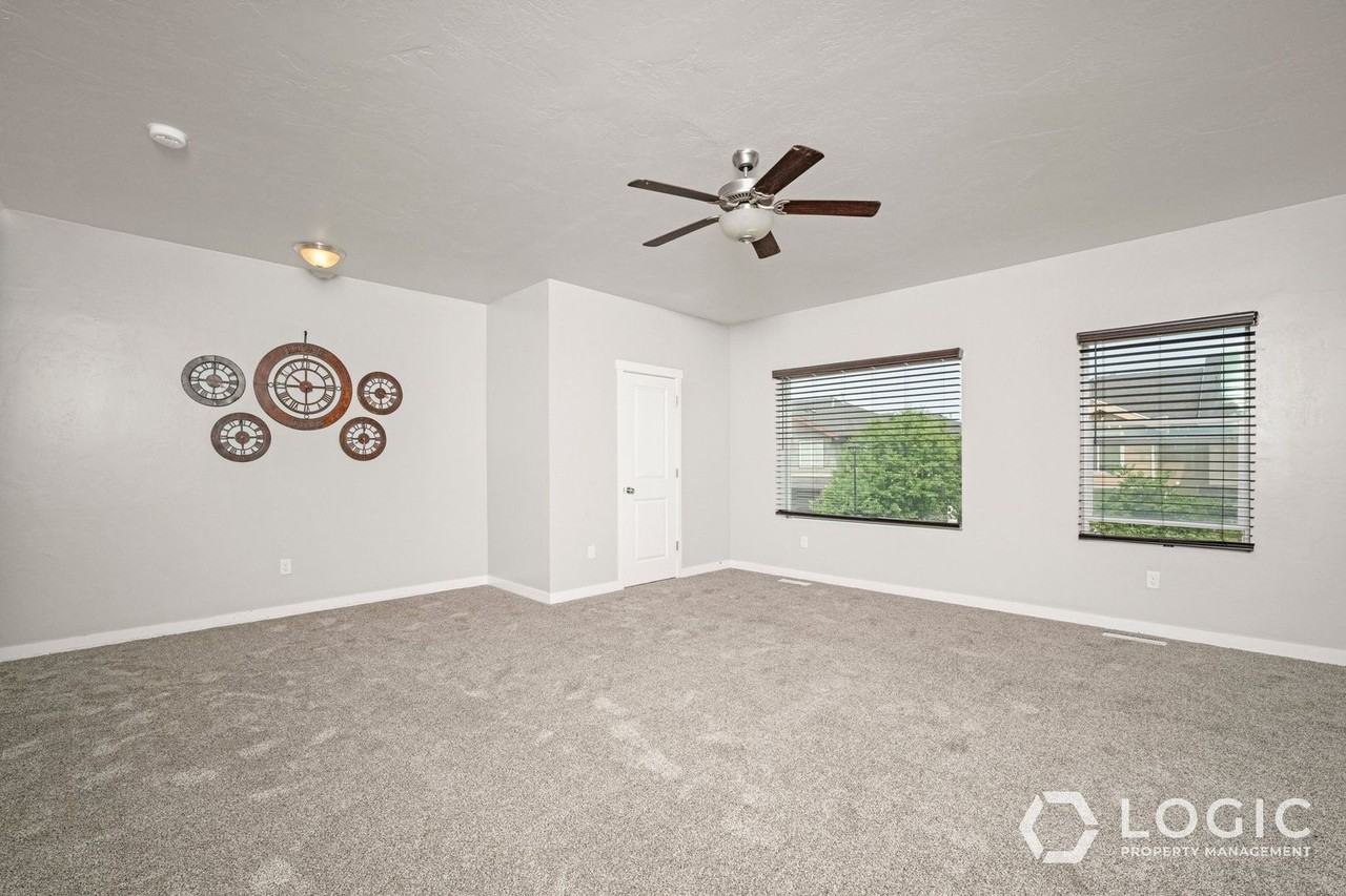 1733 W 10 S - Photo 4 of 22