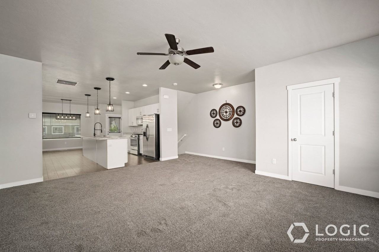 1733 W 10 S - Photo 6 of 22