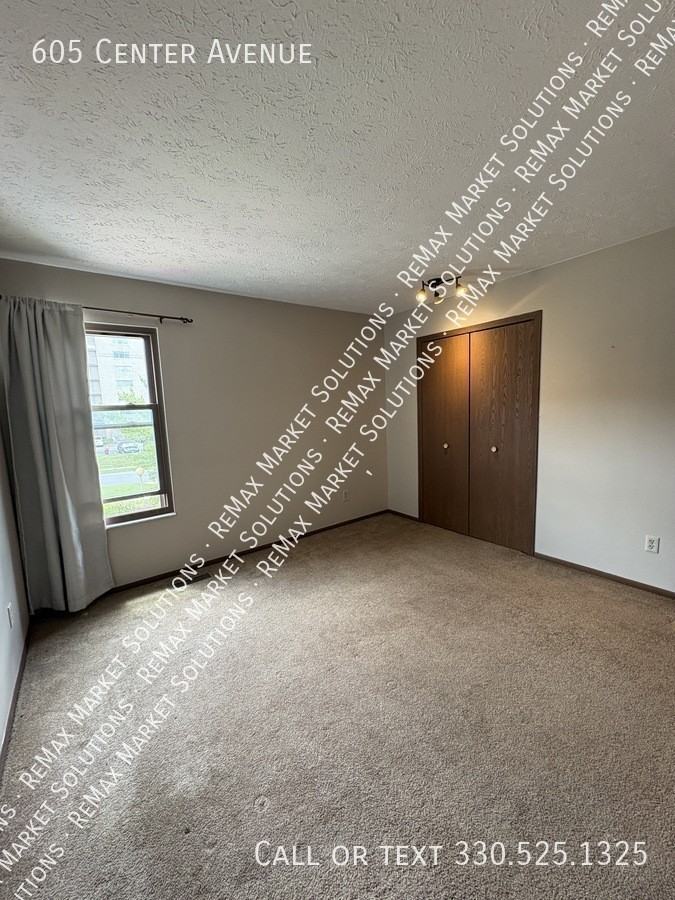 605 Center Ave - Photo 6 of 13