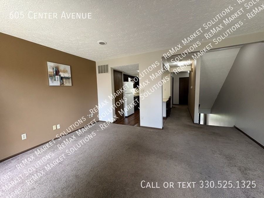 605 Center Ave - Photo 5 of 13