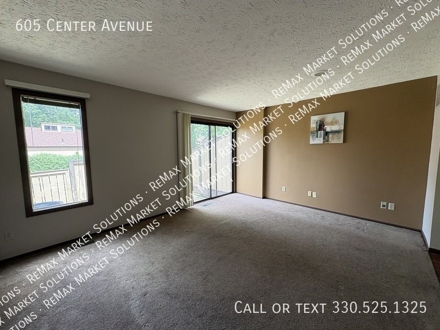 605 Center Ave - Photo 3 of 13