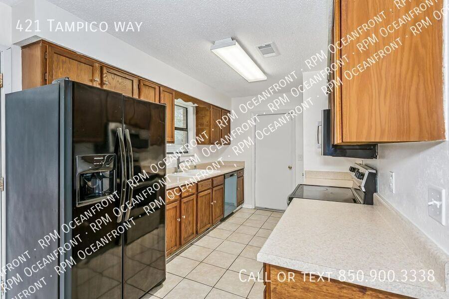 421 Tampico Way - Photo 7 of 15