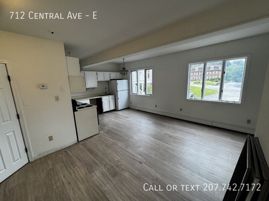 712 Central Ave #E - Photo 2 of 15