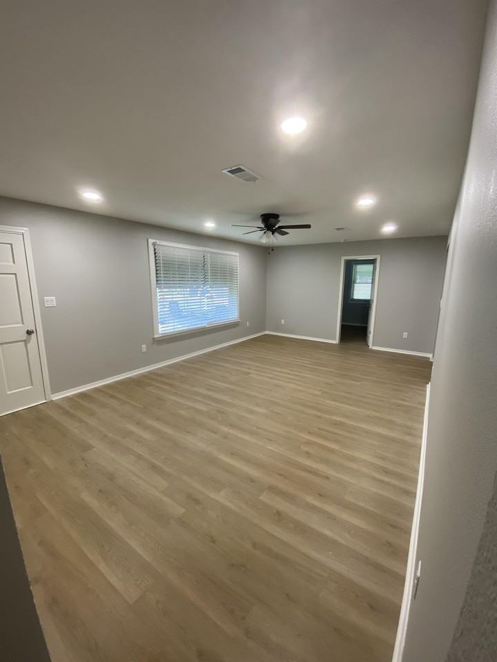 1210 Donaghey Ave #1 - Photo 3 of 9