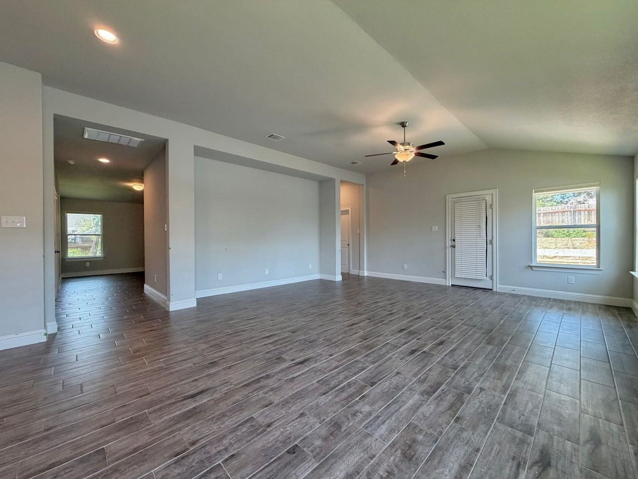 4300 Liberty Ln - Photo 6 of 42
