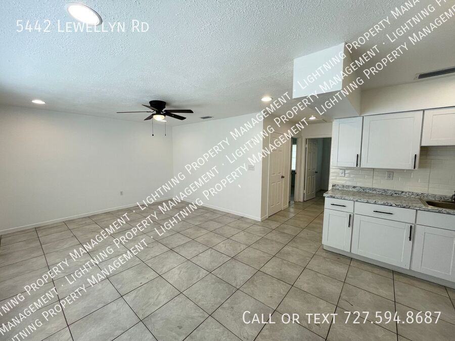 5442 Lewellyn Rd - Photo 3 of 13