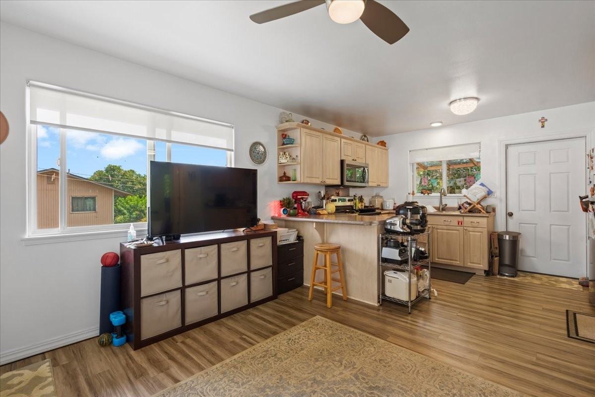 222 Hiolani St - Photo 5 of 18
