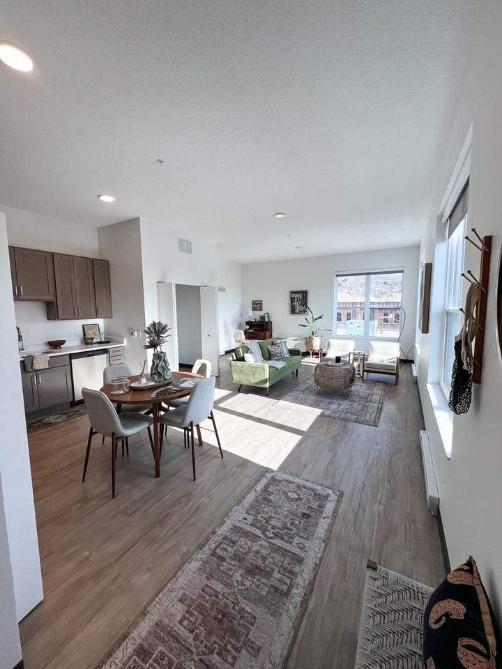 314 W 4th St #401 - Photo 2 of 35