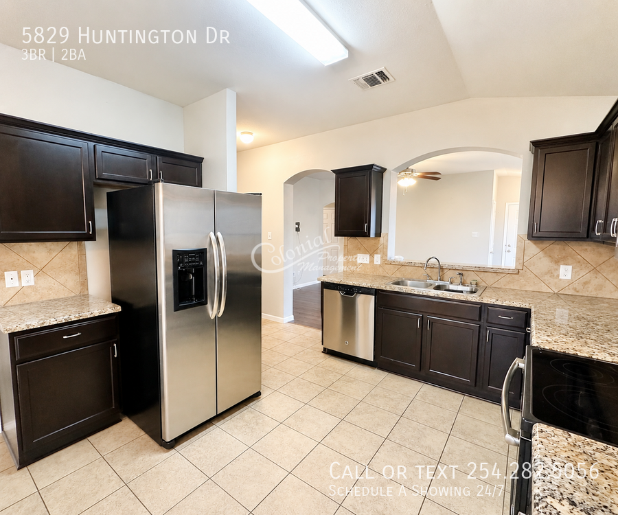 5829 Huntington Dr - Photo 3 of 14