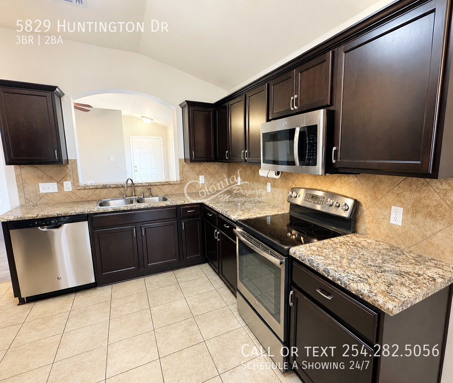 5829 Huntington Dr - Photo 4 of 14