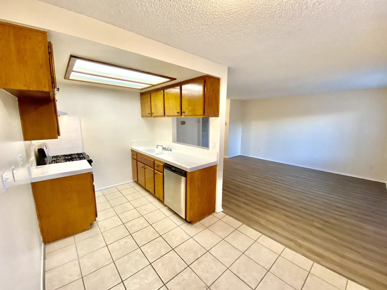 651 W 12th St #4 - Photo 3 of 15