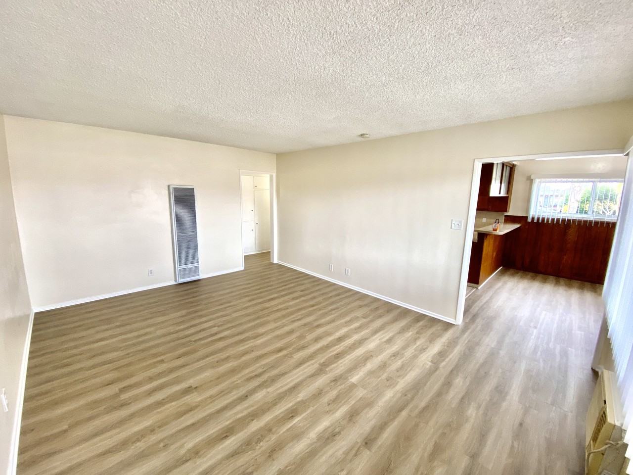 12644 York Ave #E - Photo 3 of 18