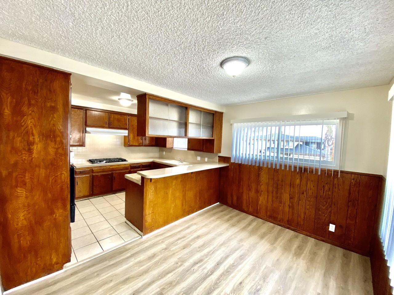 12644 York Ave #E - Photo 4 of 18