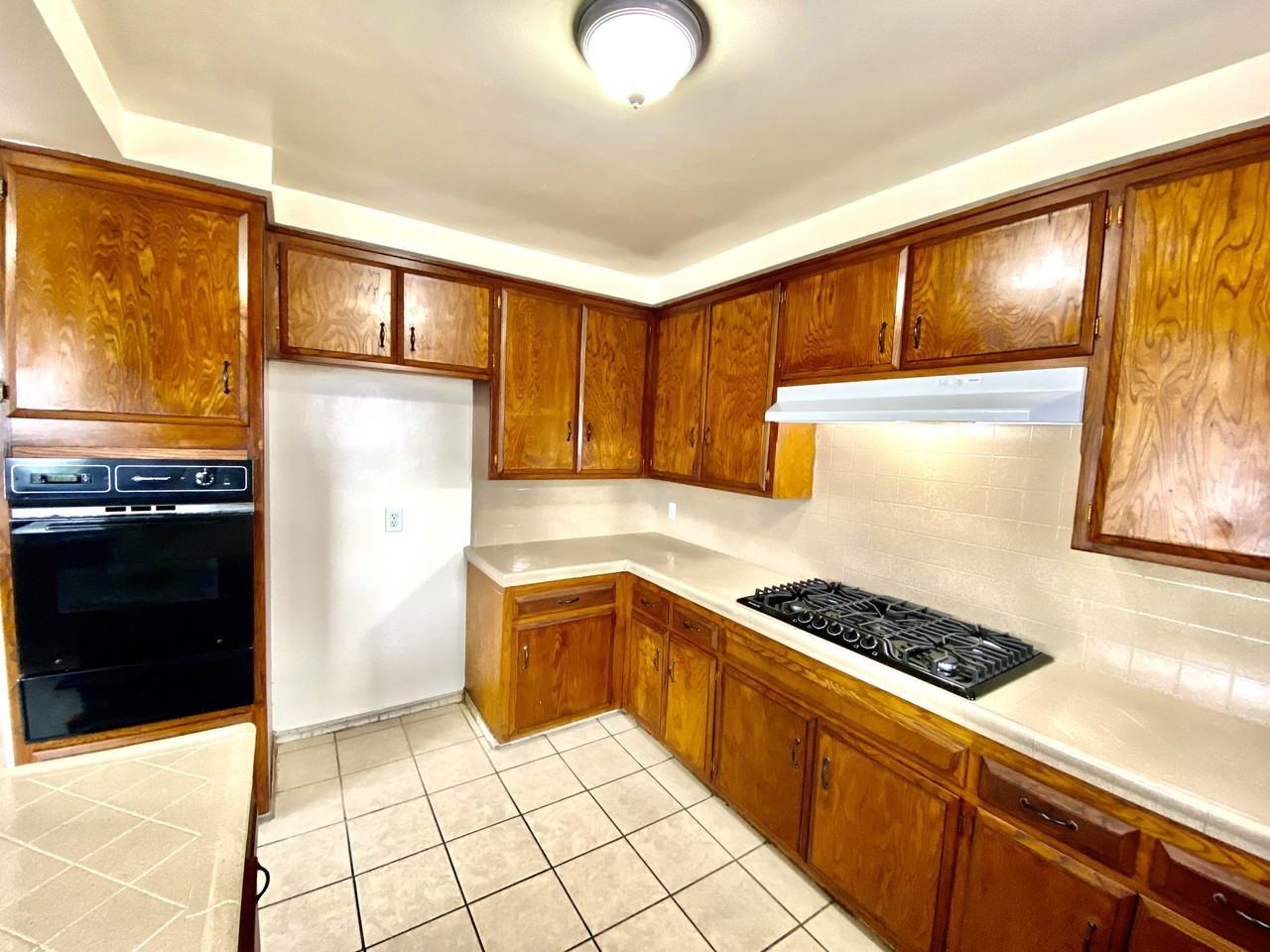 12644 York Ave #E - Photo 7 of 18
