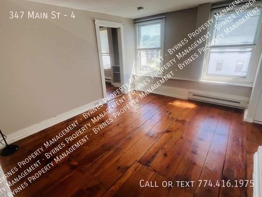 347 Main St #4 - Photo 3 of 6