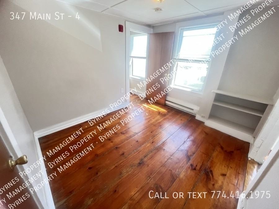 347 Main St #4 - Photo 4 of 6