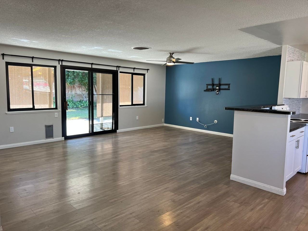 77215 Indiana Ave - Photo 2 of 19