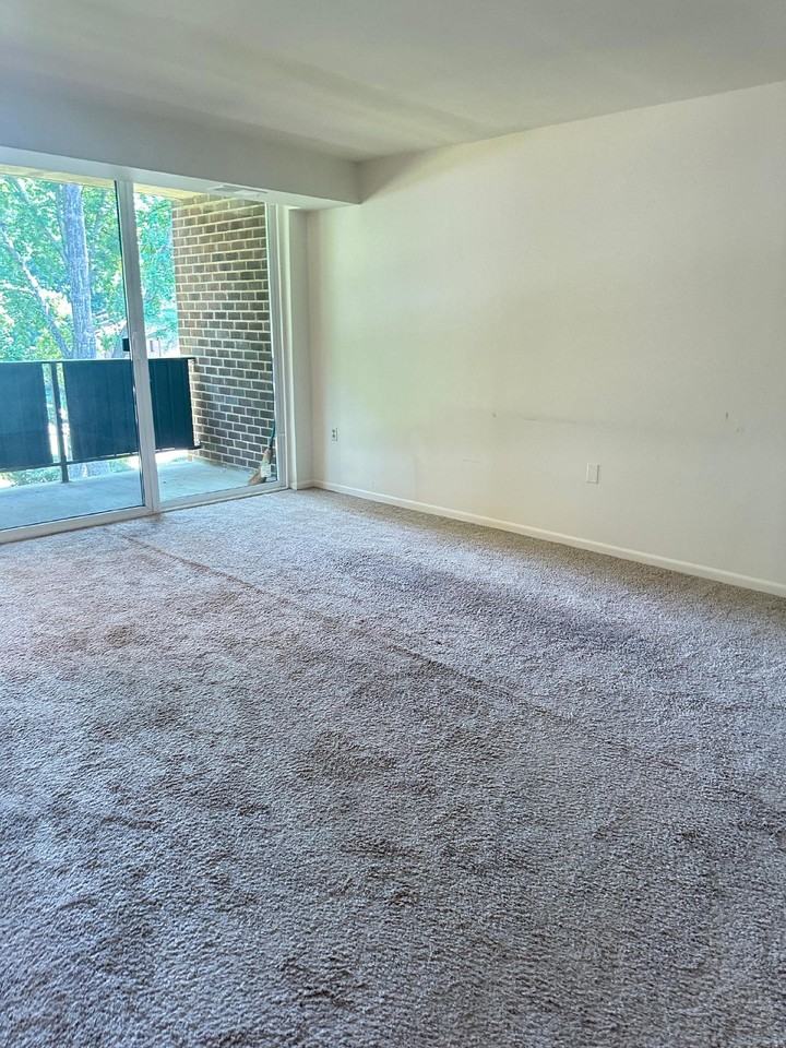 1441 Northgate Sq - Photo 7 of 13