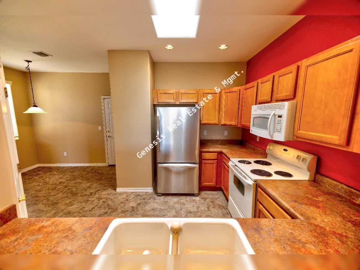 606 W Woodfield Ct - Photo 7 of 37